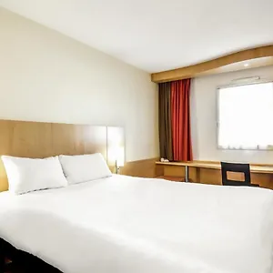 Ibis Otel Ripollet
